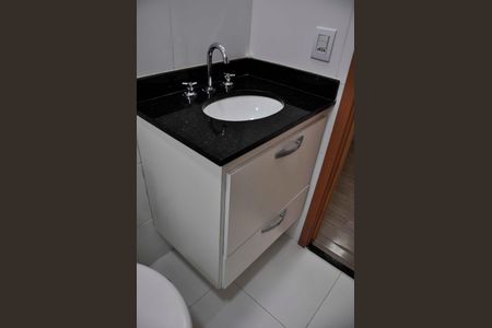 Apartamento à venda com 74m², 3 quartos e 2 vagas Apartamento à venda com 74m², 3 quartos e 2 vagasDetalhe - Suíte