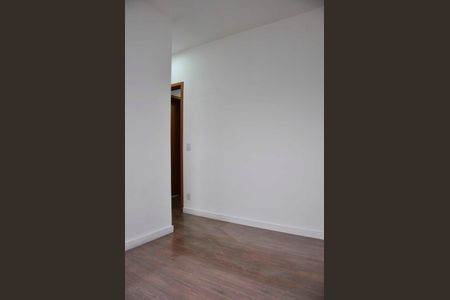 Apartamento à venda com 74m², 3 quartos e 2 vagas Apartamento à venda com 74m², 3 quartos e 2 vagasDetalhe - Quarto 01 com Suíte