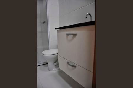 Apartamento à venda com 74m², 3 quartos e 2 vagas Apartamento à venda com 74m², 3 quartos e 2 vagasDetalhe - Banheiro Social