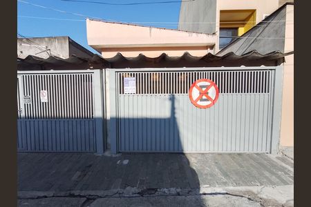 Casa para alugar com 200m², 4 quartos e 2 vagas Casa para alugar com 200m², 4 quartos e 2 vagasFachada