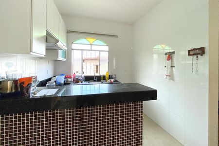 Cozinha de kitnet/studio para alugar com 1 quarto, 60m² em Sagrada Família, Belo Horizonte