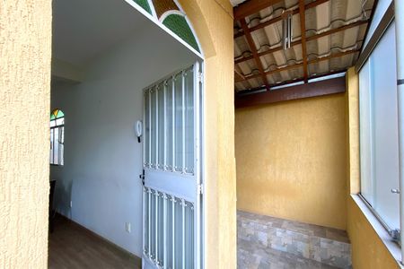 Entrada de kitnet/studio para alugar com 1 quarto, 60m² em Sagrada Família, Belo Horizonte