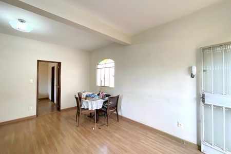 Sala de kitnet/studio para alugar com 1 quarto, 60m² em Sagrada Família, Belo Horizonte