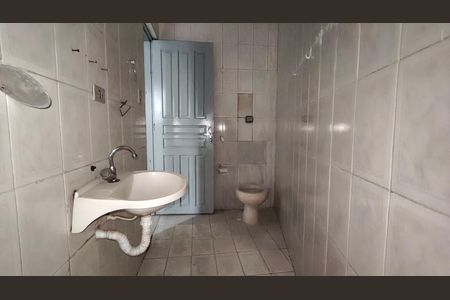 Banheiro de casa para alugar com 1 quarto, 60m² em Vila Cruz das Almas, São Paulo
