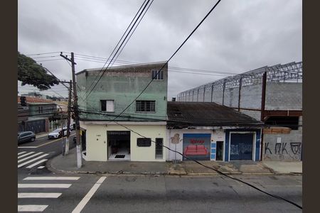 Casa à venda com 200m², 2 quartos e 1 vaga Casa à venda com 200m², 2 quartos e 1 vagaVista da Rua