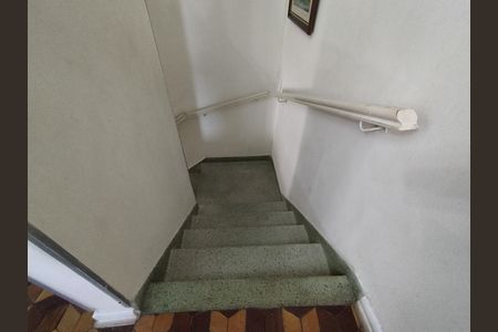 Escada  de casa à venda com 2 quartos, 200m² em Jardim Previdencia, São Paulo