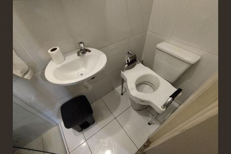 Casa à venda com 200m², 2 quartos e 1 vaga Casa à venda com 200m², 2 quartos e 1 vagaBanheiro - torneira