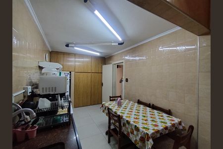 Casa à venda com 200m², 2 quartos e 1 vaga Casa à venda com 200m², 2 quartos e 1 vagaCozinha - Armários