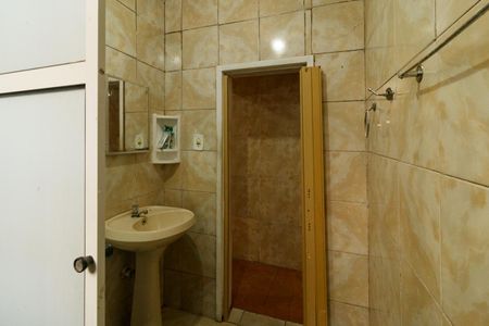 Casa à venda com 50m², 2 quartos e 1 vaga Casa à venda com 50m², 2 quartos e 1 vagaBanheiro