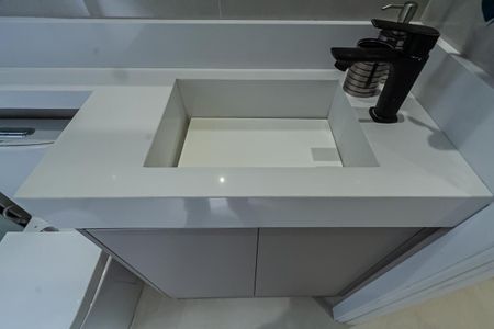 Apartamento à venda com 60m², 2 quartos e 2 vagas Apartamento à venda com 60m², 2 quartos e 2 vagasBanheiro da Suíte