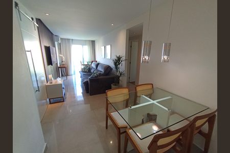 Sala de apartamento para alugar com 2 quartos, 62m² em Barra da Tijuca, Rio de Janeiro