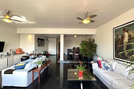 Apartamento à venda com 220m², 3 quartos e sem vaga