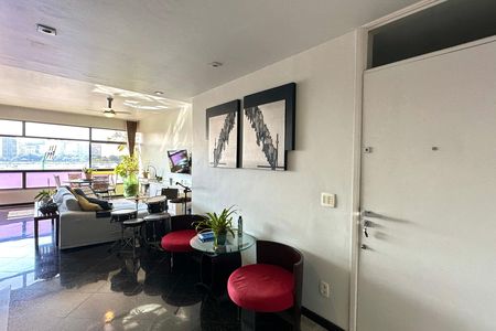 Apartamento à venda com 220m², 3 quartos e sem vaga
