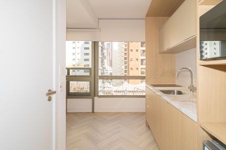 Cozinha de apartamento para alugar com 1 quarto, 29m² em Itaim Bibi, São Paulo