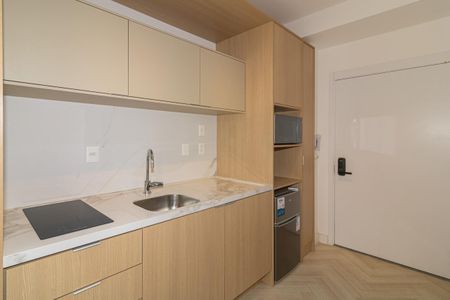 Cozinha de apartamento para alugar com 1 quarto, 29m² em Itaim Bibi, São Paulo