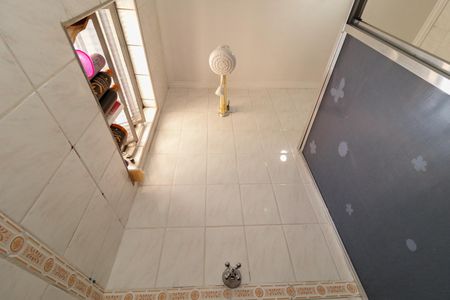 Apartamento à venda com 45m², 2 quartos e 1 vaga Apartamento à venda com 45m², 2 quartos e 1 vagaBanheiro
