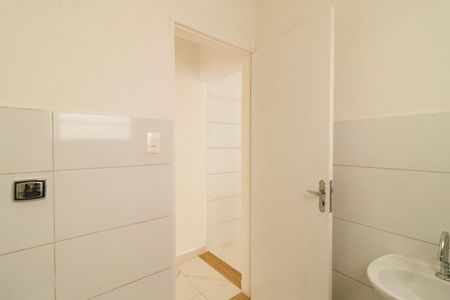 Casa para alugar com 60m², 1 quarto e sem vaga Casa para alugar com 60m², 1 quarto e sem vagaBanheiro