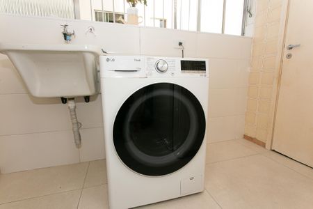 Apartamento à venda com 69m², 3 quartos e 1 vagaÁrea de Serviço
