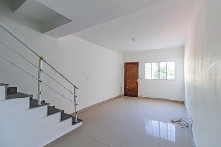 Sala 1 de casa para alugar com 3 quartos, 155m² em Capão Redondo, São Paulo