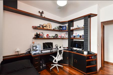 Apartamento à venda com 194m², 3 quartos e 2 vagas