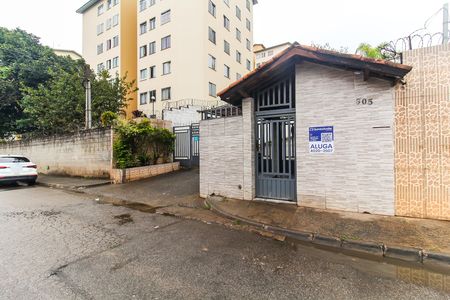 Apartamento para alugar com 42m², 2 quartos e 1 vaga Apartamento para alugar com 42m², 2 quartos e 1 vagaFachada + Placa