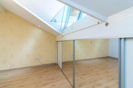 Casa de condomínio à venda com 100m², 3 quartos e 2 vagas Casa de condomínio à venda com 100m², 3 quartos e 2 vagasQuarto 3 / Sótão