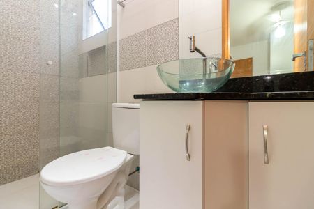Casa de condomínio à venda com 100m², 3 quartos e 2 vagas Casa de condomínio à venda com 100m², 3 quartos e 2 vagasBanheiro da Suíte 1