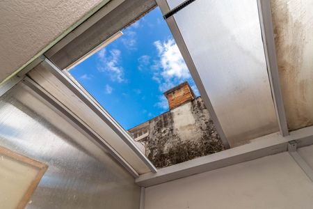 Casa de condomínio à venda com 100m², 3 quartos e 2 vagas Casa de condomínio à venda com 100m², 3 quartos e 2 vagasÁrea de Serviço e Lazer - Teto Retrátil