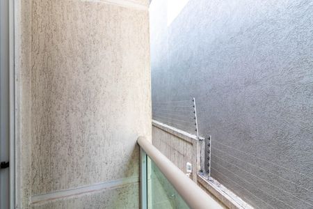 Casa de condomínio à venda com 100m², 3 quartos e 2 vagas Casa de condomínio à venda com 100m², 3 quartos e 2 vagasVaranda da Suíte 1