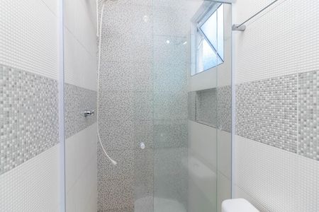 Casa de condomínio à venda com 100m², 3 quartos e 2 vagas Casa de condomínio à venda com 100m², 3 quartos e 2 vagasBanheiro da Suíte 1