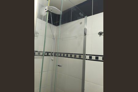 Banheiro de apartamento para alugar com 1 quarto, 40m² em Jardim Botânico, Porto Alegre