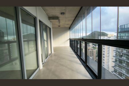 Apartamento para alugar com 148m², 2 quartos e 1 vaga Apartamento para alugar com 148m², 2 quartos e 1 vagaVaranda