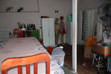 Casa à venda com 110m², 4 quartos e 2 vagasÁrea externa