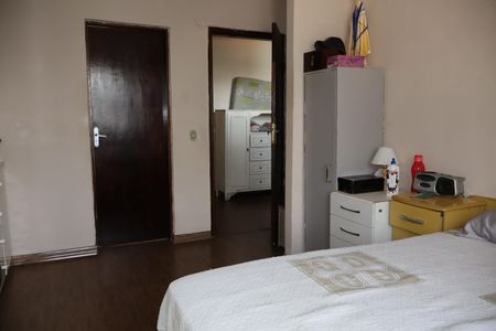 Casa à venda com 110m², 4 quartos e 2 vagasSuíte