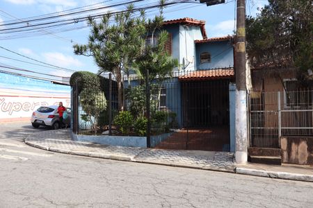Casa à venda com 110m², 4 quartos e 2 vagasFachada