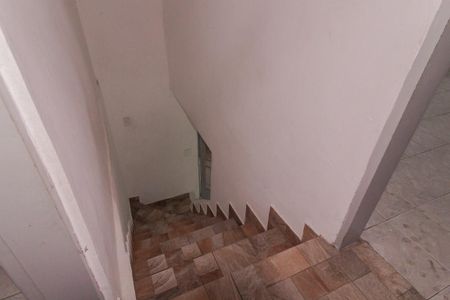 Casa para alugar com 50m², 2 quartos e 1 vaga Casa para alugar com 50m², 2 quartos e 1 vagaEscada