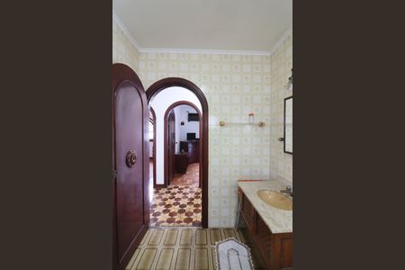 Casa para alugar com 670m², 5 quartos e 6 vagasBanheiro Social 2