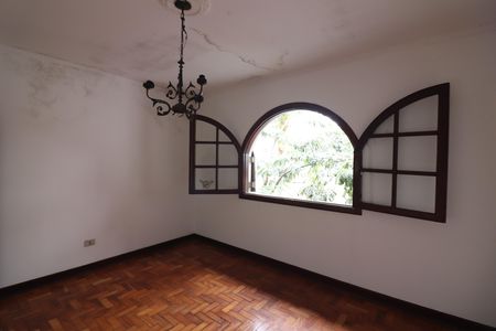 Casa para alugar com 670m², 5 quartos e 6 vagasQuarto 4