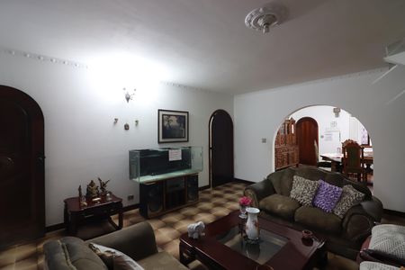 Casa para alugar com 670m², 5 quartos e 6 vagasSala 