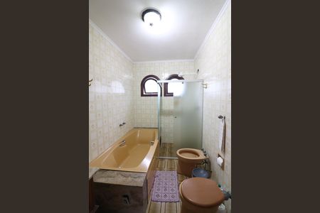 Casa para alugar com 670m², 5 quartos e 6 vagasBanheiro Social 2