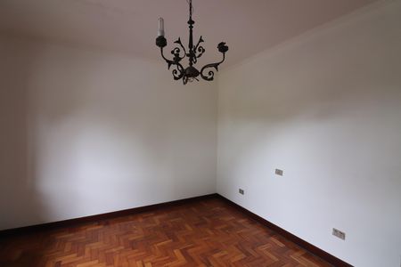 Casa para alugar com 670m², 5 quartos e 6 vagasQuarto 4