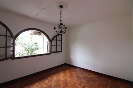 Casa para alugar com 670m², 5 quartos e 6 vagasQuarto 4