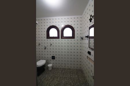 Casa para alugar com 670m², 5 quartos e 6 vagasQuarto 2 - Suíte Banheiro 
