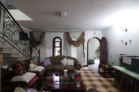 Casa para alugar com 670m², 5 quartos e 6 vagasSala 