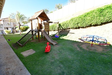 Casa de condomínio à venda com 101m², 3 quartos e 2 vagasÁrea comum - Playground