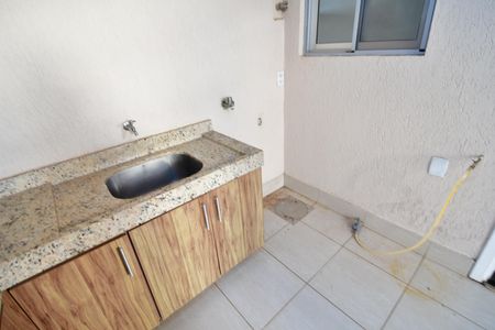 Casa de condomínio à venda com 101m², 3 quartos e 2 vagasÁrea de Serviço