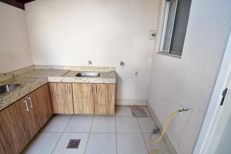 Casa de condomínio à venda com 101m², 3 quartos e 2 vagasÁrea de Serviço