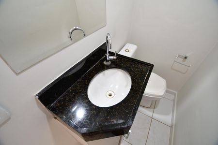 Casa de condomínio à venda com 101m², 3 quartos e 2 vagasLavabo
