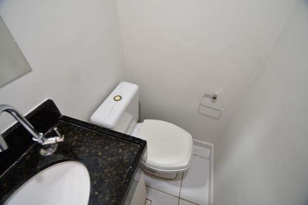 Casa de condomínio à venda com 101m², 3 quartos e 2 vagasLavabo