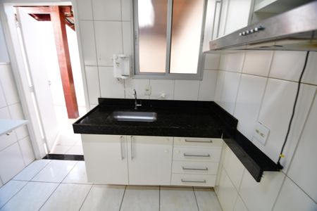 Casa de condomínio à venda com 101m², 3 quartos e 2 vagasCozinha